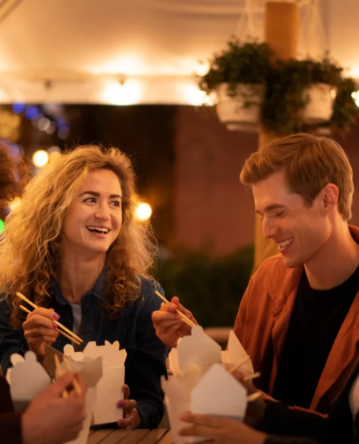 medium-shot-friends-spending-time-together