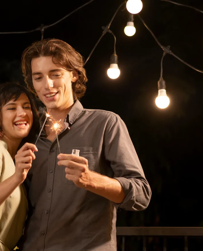 group-friends-dining-out (1)